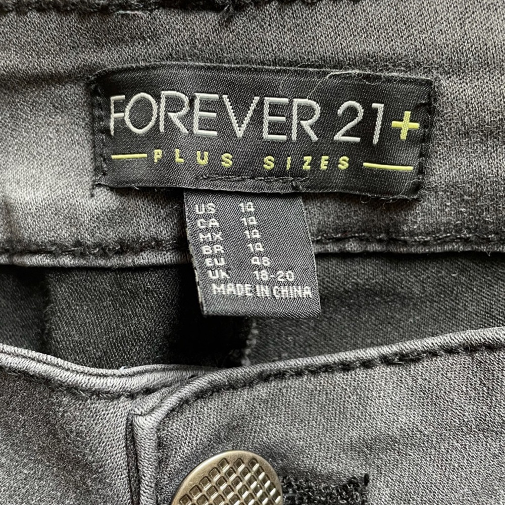 Women’s Forever 21 Plus Size Jeans